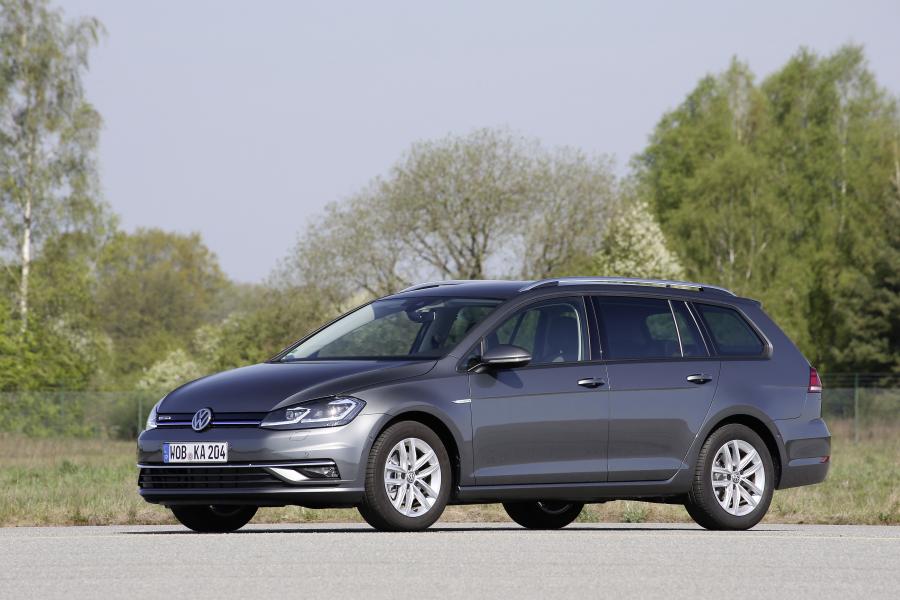  Volkswagen Golf BlueMotion TGI Variant (Typ 5G) 2018 года  (WW) (фото 1 из 6)